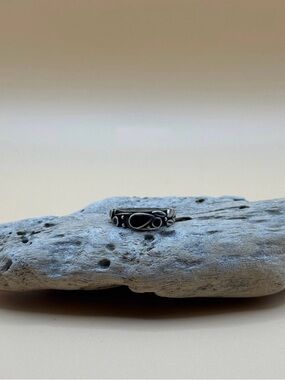 Sterling Silver Black Onyx Teardrop Leaf Ring - US size 4 3/4